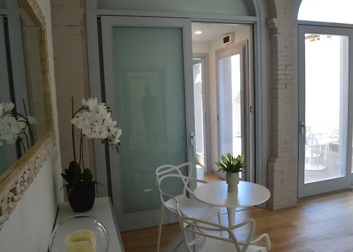 Tanit & Oda ve Kahvaltı