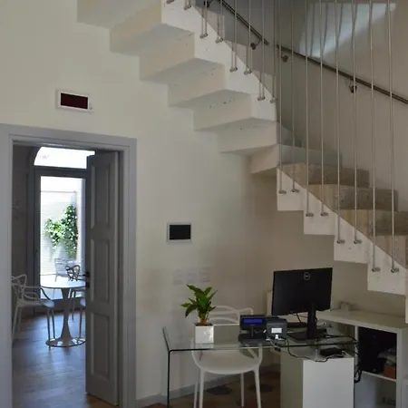 Bed & Breakfast Tanit & *