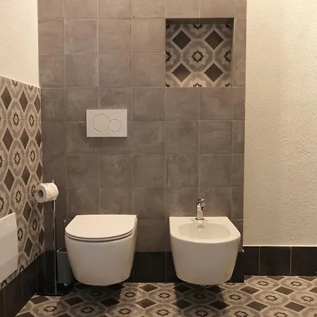 ベッド・アンド・ブレックファスト Tanit & 4*