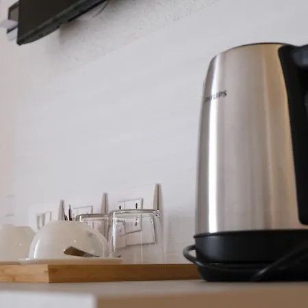 Tanit & Oda ve Kahvaltı 4*