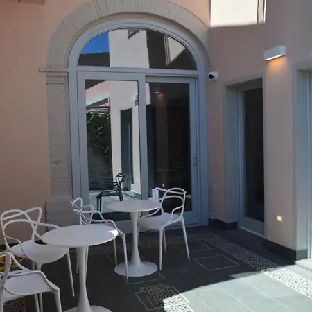 Tanit & 4* ヴィッラシミーウス