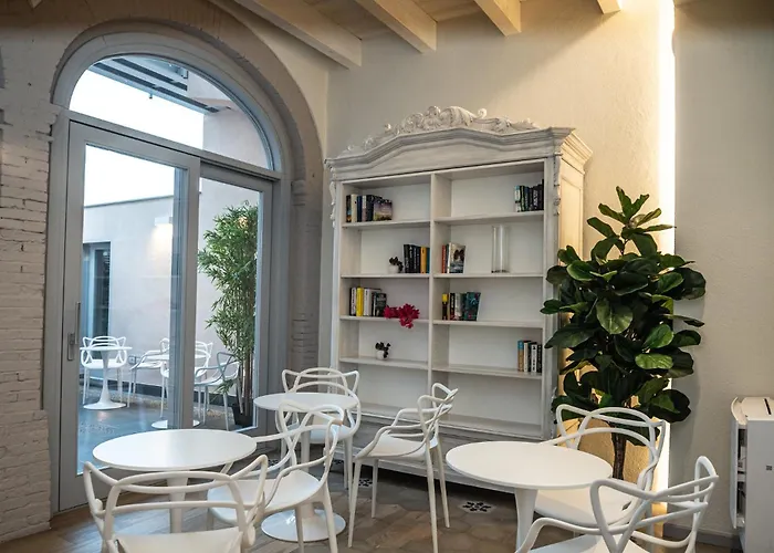 Tanit & Oda ve Kahvaltı