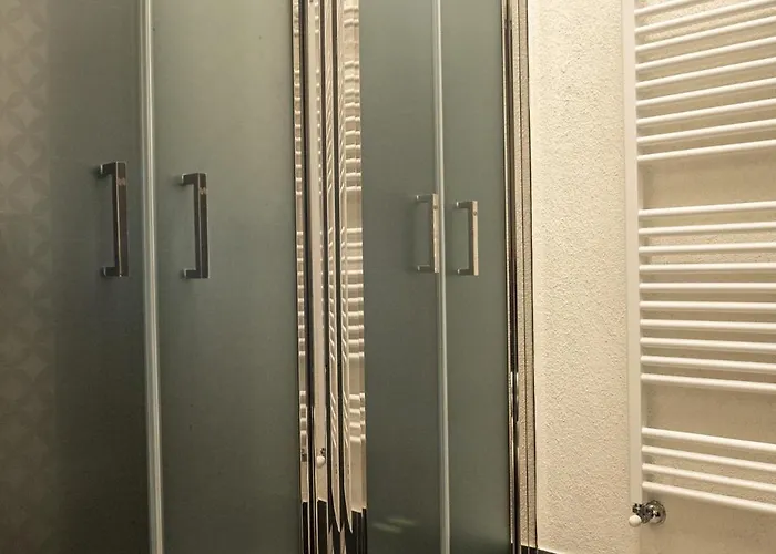 Tanit & Oda ve Kahvaltı 4*